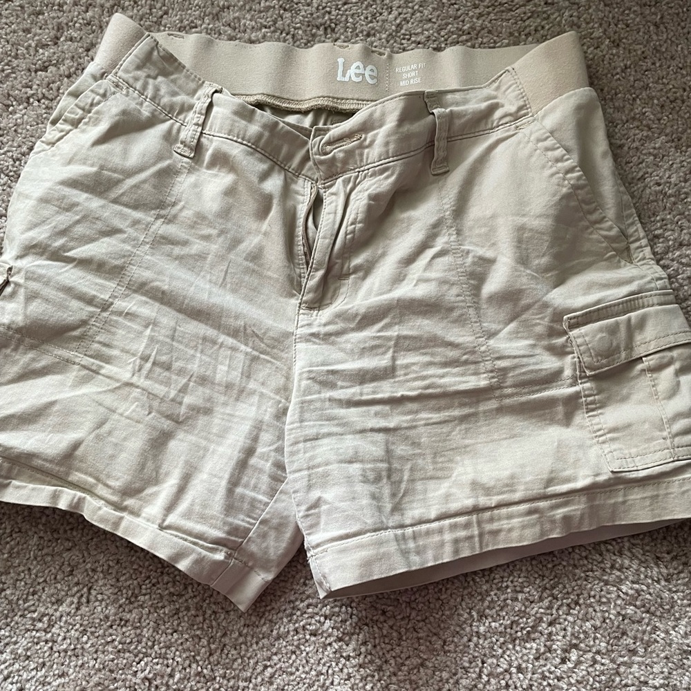 Khaki shorts size 8